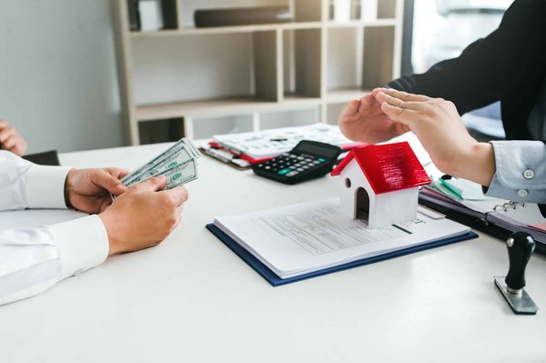 Chasseur immobilier : votre guide pour acheter une maison de rêve à Costa Brava